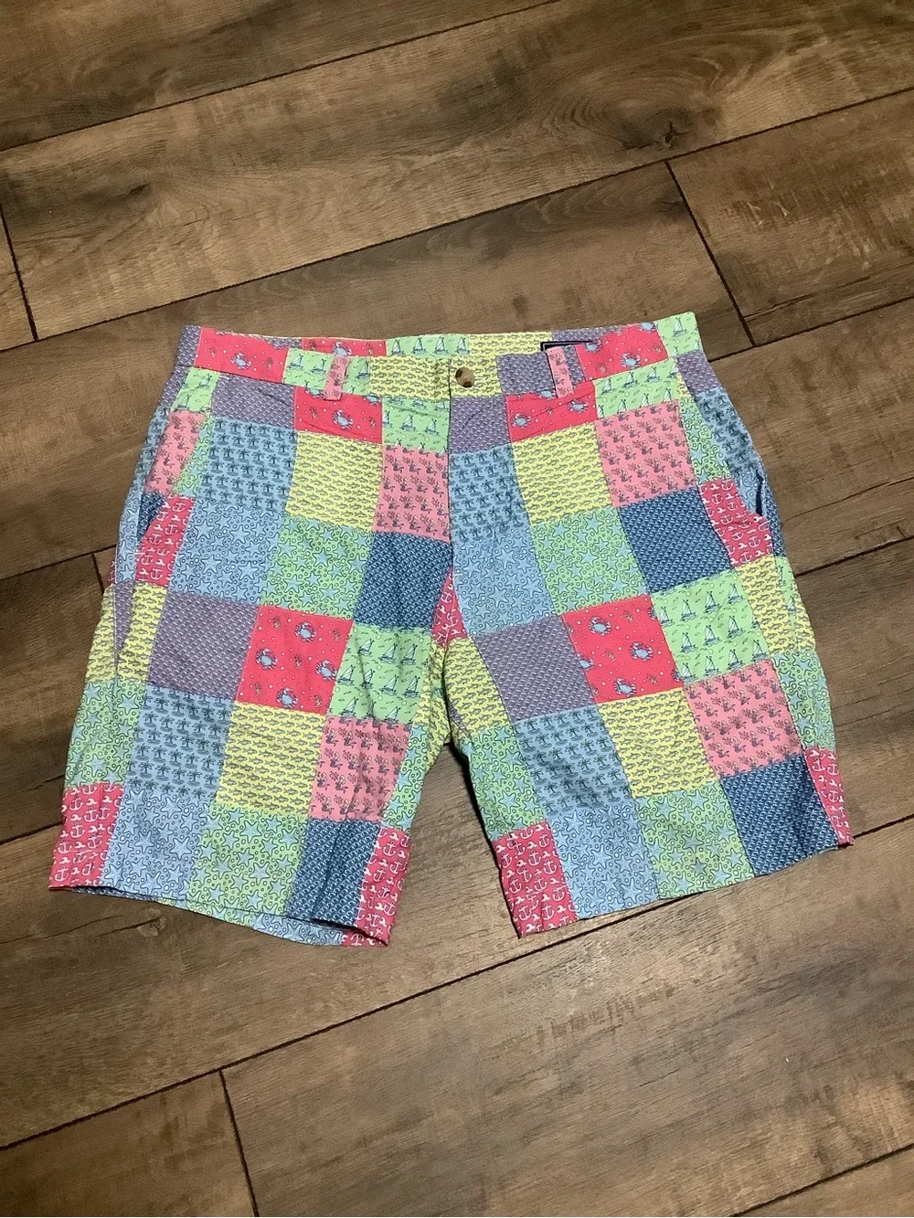 Vineyard Vines comfortable men